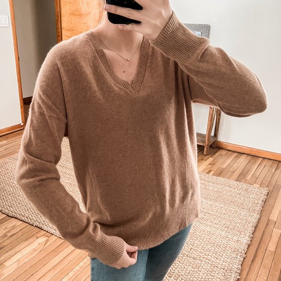 Gap x AMI Sweaters - Gap x AMI 100% Cashmere Tan V Neck Designer Collab Classic Pullover Sweater M